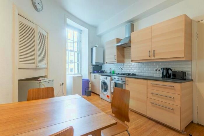 2 Bedroom Flat To Rent In Lord Russell Place, Edinburgh, EH9