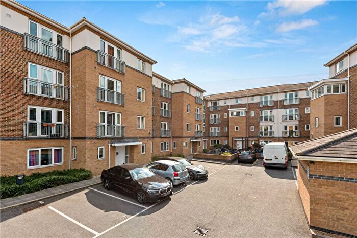 1 Bedroom Apartment For Sale In Morton Close, London, United Kingdom, E1
