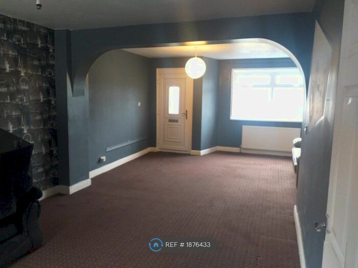 2 Bedroom Terraced House To Rent In Kingsway, Bingley, BD16