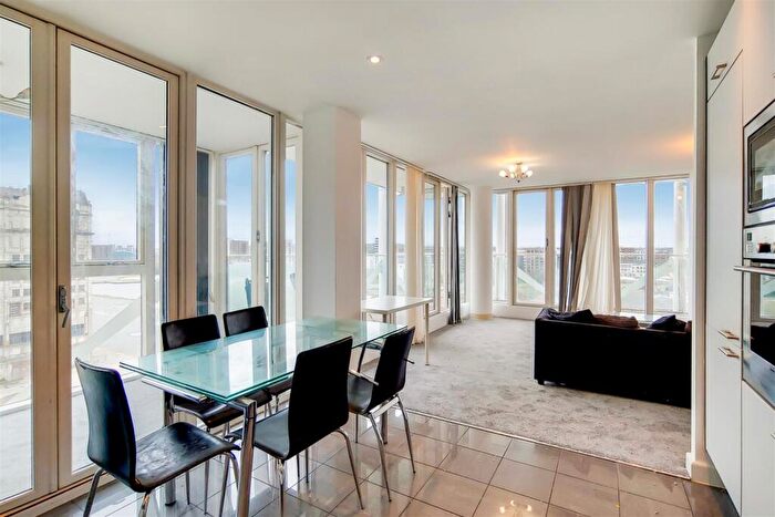 2 Bedroom Apartment To Rent In Eastern Quay Apartments, Silvertown, E16