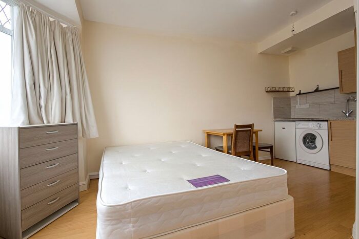 Studio To Rent In Nightingale Road, London, N9