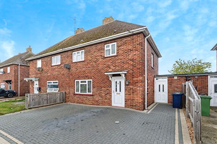 3 Bedroom Semi Detached House For Sale In Peyton Avenue, March, PE15