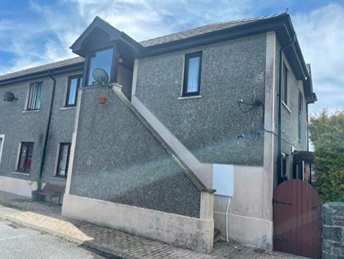 2 Bedroom Flat To Rent In Chapelfield Gardens, Narberth, SA67