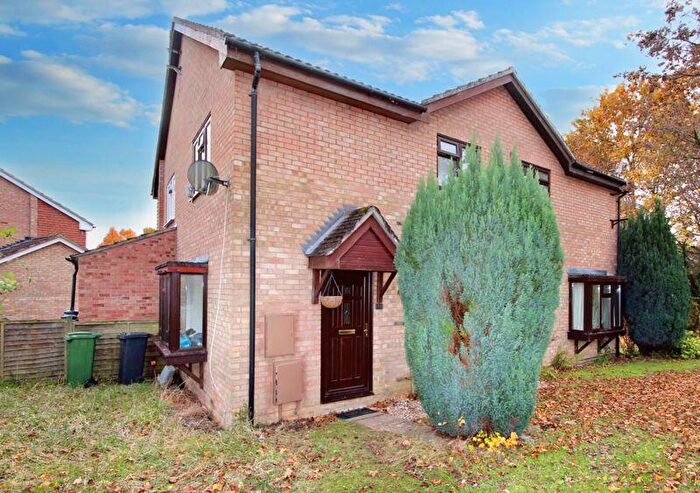 1 Bedroom Semi Detached House To Rent In Petersfield Close, Chineham, RG24