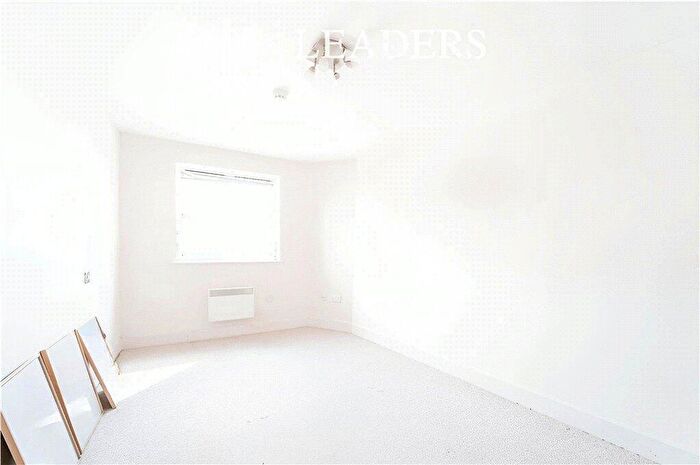2 Bedroom Apartment For Sale In The Canalside, Gunwharf Quays, Portsmouth, PO1