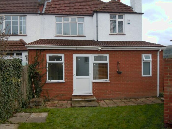 5 Bedroom Detached Bungalow To Rent In Rosedene Avenue, London, SW16