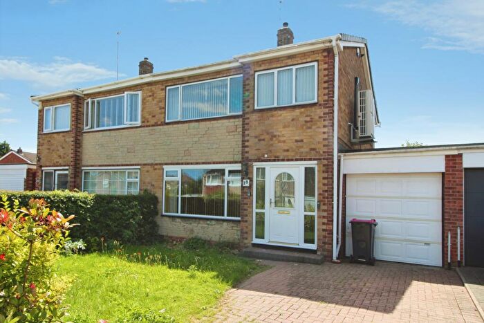 3 Bedroom Semi-Detached House For Sale In St. Stephens Drive, Sheffield, S26
