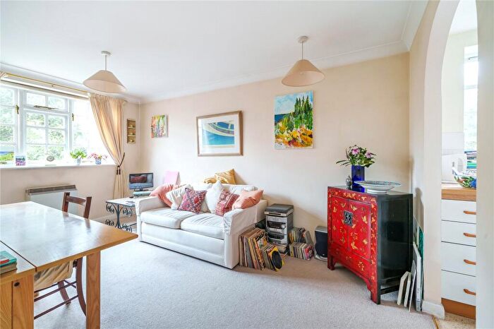 1 Bedroom Flat For Sale In Hanson Close, Beckenham, Kent, BR3