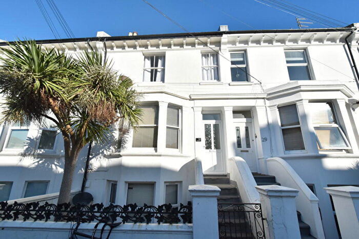 1 Bedroom Flat To Rent In Goldstone Road, Hove, BN3