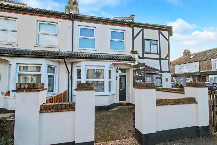 3 Bedroom House For Sale In Wakering Avenue, Shoeburyness, Southend-On-Sea, SS3