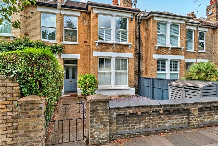 3 Bedroom Flat For Sale In Kingston Road, Teddington, TW11