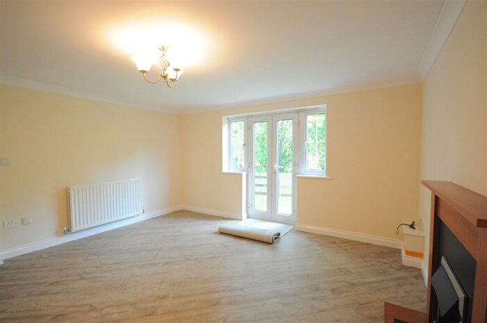2 Bedroom Flat To Rent In Trent Bridge Close, Trentham, Stoke-On-Trent, ST4