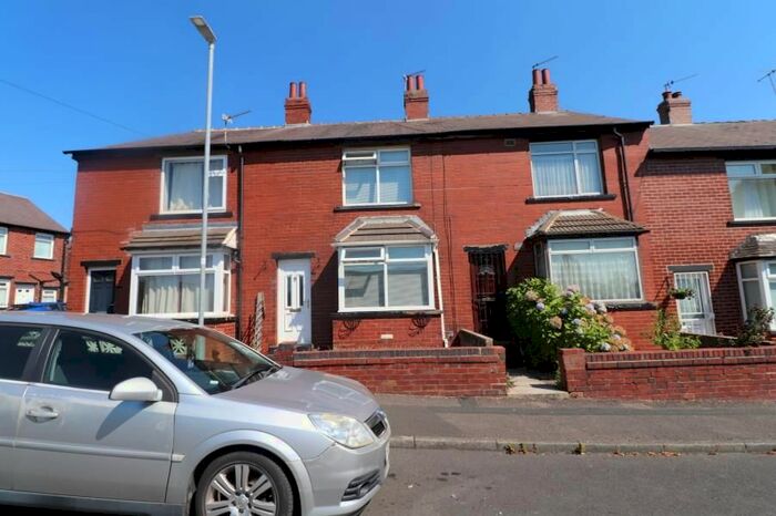 2 Bedroom Property To Rent In Congress Mount, Leeds, LS12