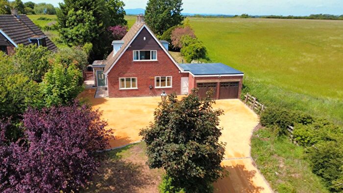 3 Bedroom Detached House For Sale In Upper Street, Defford, WR8
