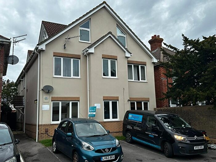 2 Bedroom Flat To Rent In Windham Road, Bournemouth, Dorset, BH1