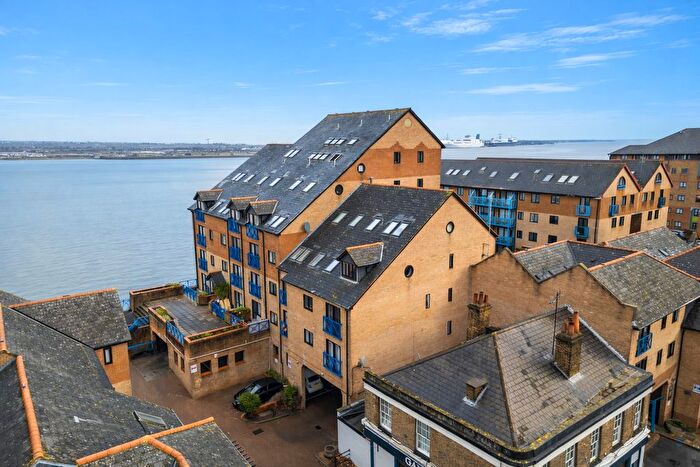 2 Bedroom Flat For Sale In Crawley Court, West Street, Gravesend, Kent, DA11