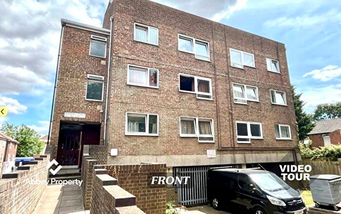 1 Bedroom Flat To Rent In Dumfries Street, Luton, LU1