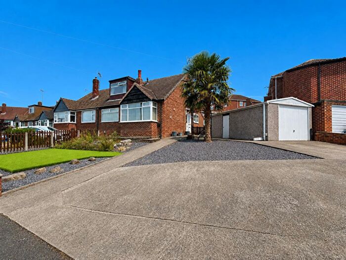 3 Bedroom Semi-Detached Bungalow For Sale In Springbank Grove, Farsley, Pudsey, LS28