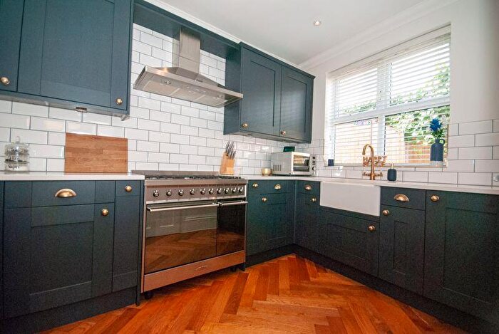 4 Bedroom Terraced House For Sale In Glendale Gardens, Leigh-On-Sea, SS9