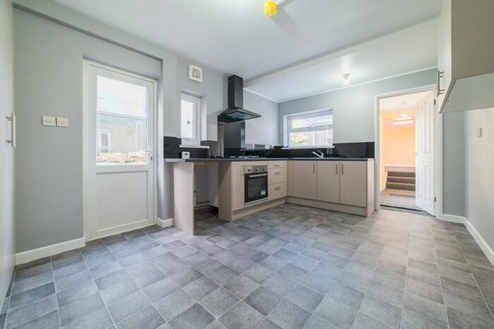 2 Bedroom Flat To Rent In Merches Gardens, Riverside, CF11