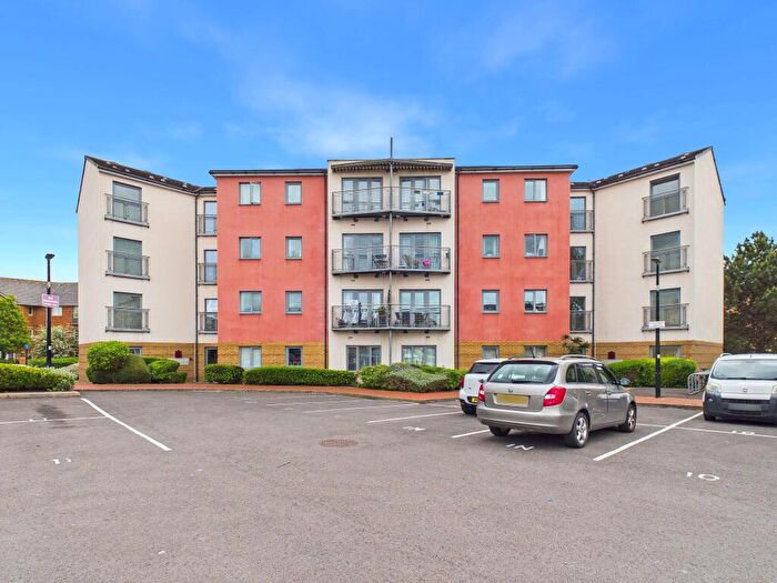 2 Bedroom Apartment For Sale In Ty Capstan, Rhodfa'r Gwagenni, CF63