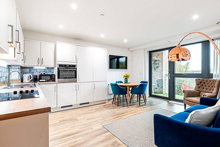 2 Bedroom Flat To Rent In Flat, Osiers Road, London, SW18