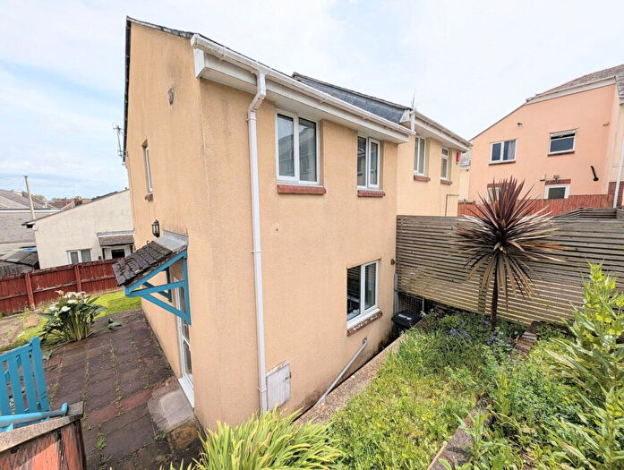2 Bedroom Semi-Detached House For Sale In Jubilee Terrace, Plymouth, PL4