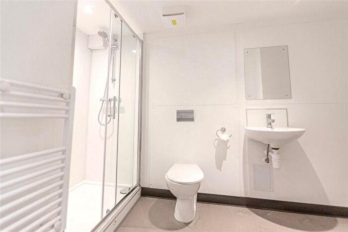 1 Bedroom Flat To Rent In Wallshut Wood, Bristol, BS16