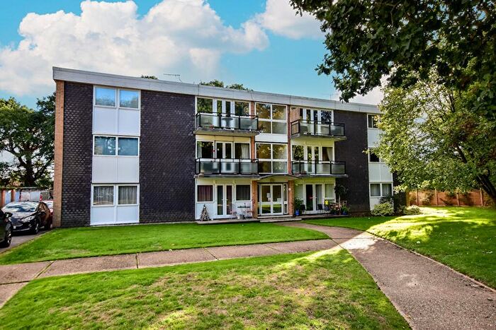 2 Bedroom Apartment To Rent In West End Lane, Stoke Poges, SL2
