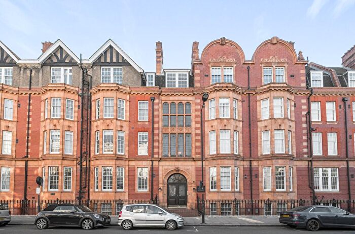 1 Bedroom Flat To Rent In Cromwell Crescent, London, SW5