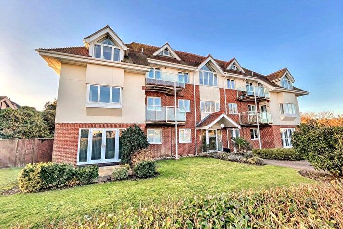 2 Bedroom Flat For Sale In Southbourne, BH6