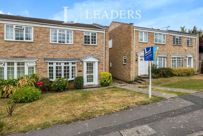 4 Bedroom Semi-Detached House To Rent In Lynwood, Guildford, GU2