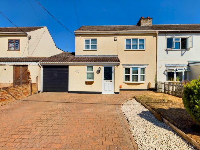 4 Bedroom Semi-Detached House For Sale In The Grove, Moulton, Northampton, NN3