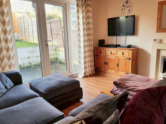 2 Bedroom Semi-Detached House To Rent In Lon Carreg Bica, Birchgrove, Swansea, SA7