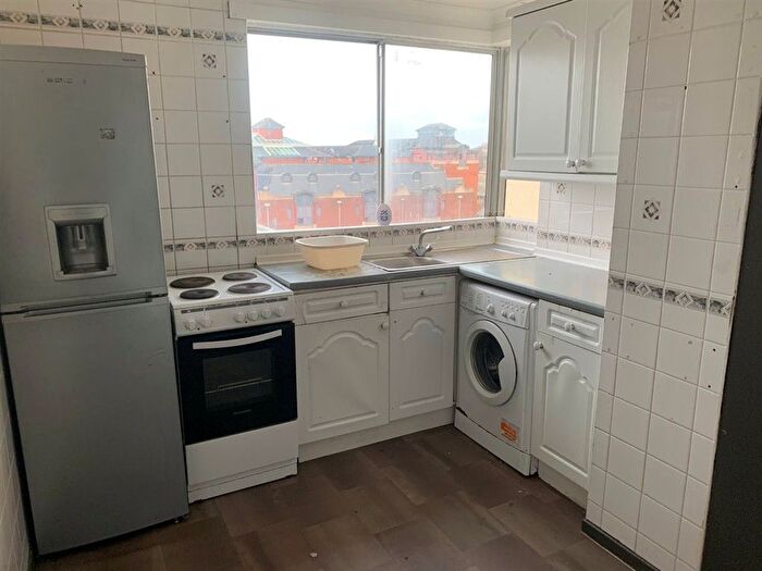 2 Bedroom Flat For Sale In The Mall, Bromley, BR1