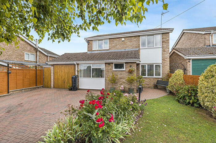4 Bedroom Detached House For Sale In Swan Avenue, Brigstock, Northamptonshire, NN14