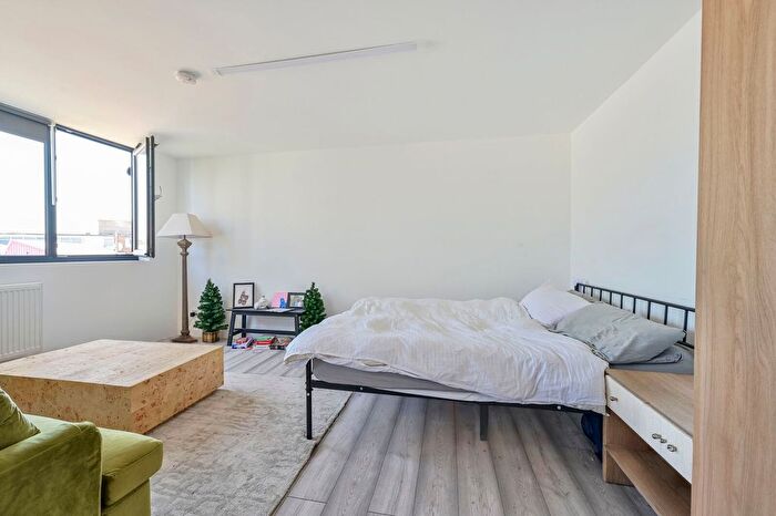 Studio To Rent In Deer Park Road, Wimbledon, Merton Abbey Mills, Wimbledon, SW19