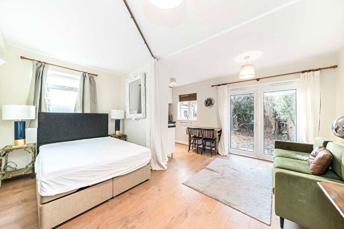 Studio To Rent In Sumatra Road, London, NW6
