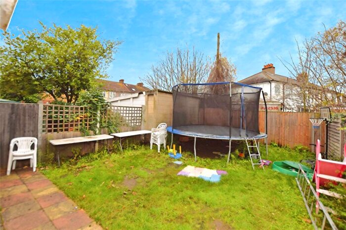 1 Bedroom Maisonette To Rent In Chadwell Heath Lane, Chadwell Heath, Romford, RM6