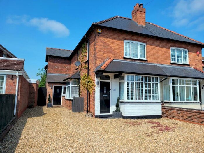 4 Bedroom Semi-Detached House To Rent In Whitehouse Common Road, Sutton Coldfield, B75