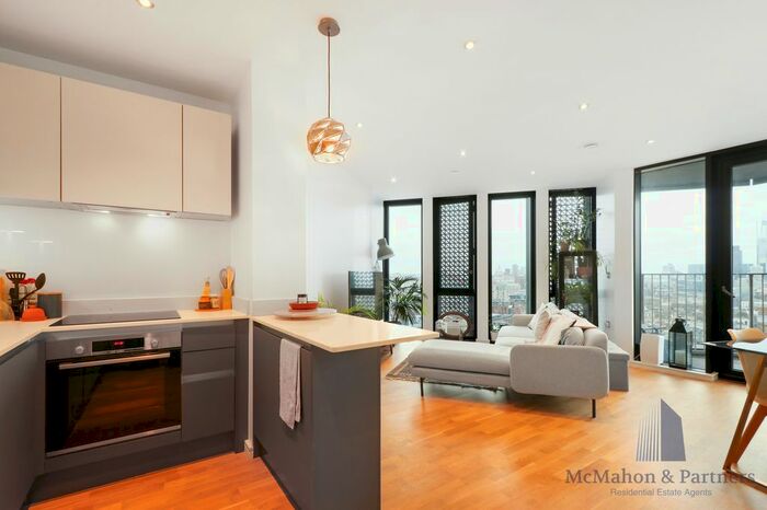 2 Bedroom Flat To Rent In Newington Causeway, Elephant And Castle, London, SE1