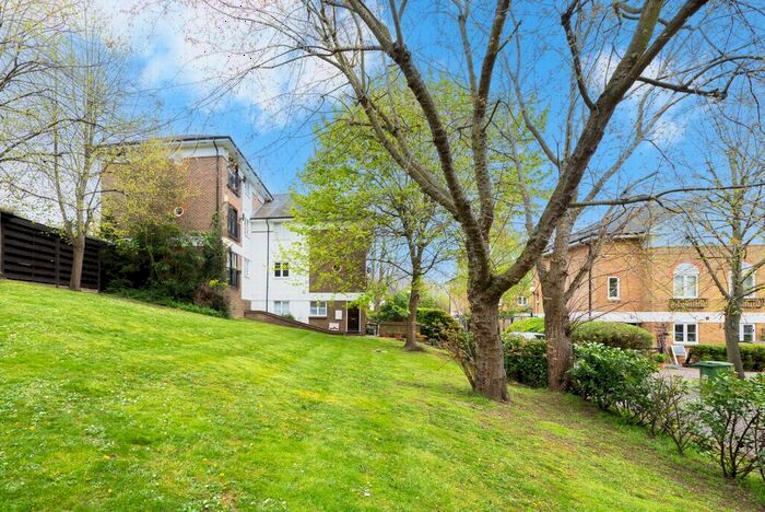 2 Bedroom Flat To Rent In St Josephs Vale, Blackheath, SE3