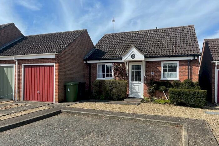 2 Bedroom Detached Bungalow For Sale In Saxon Walk, Mundford, IP26