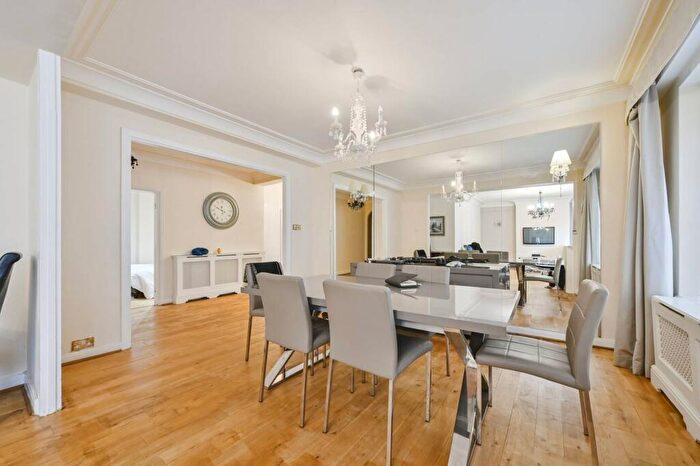 3 Bedroom Flat For Sale In Prince Albert Road, St John's Wood, London, NW8