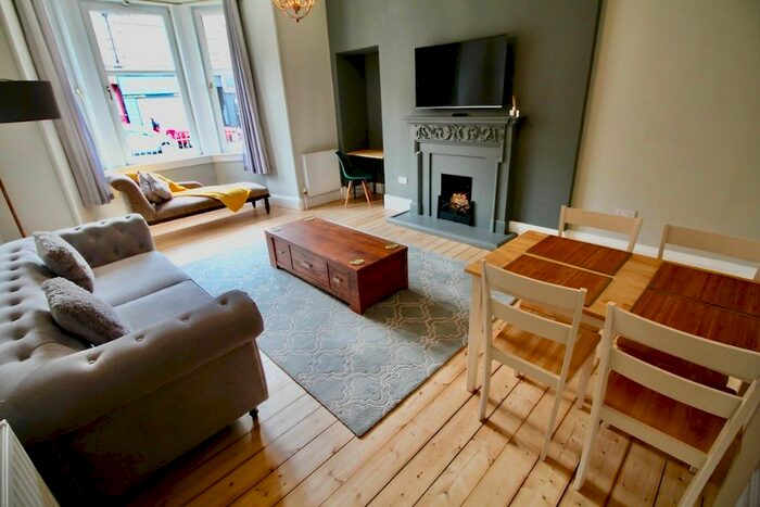 2 Bedroom Flat To Rent In Slateford Road, Slateford, Edinburgh, EH11