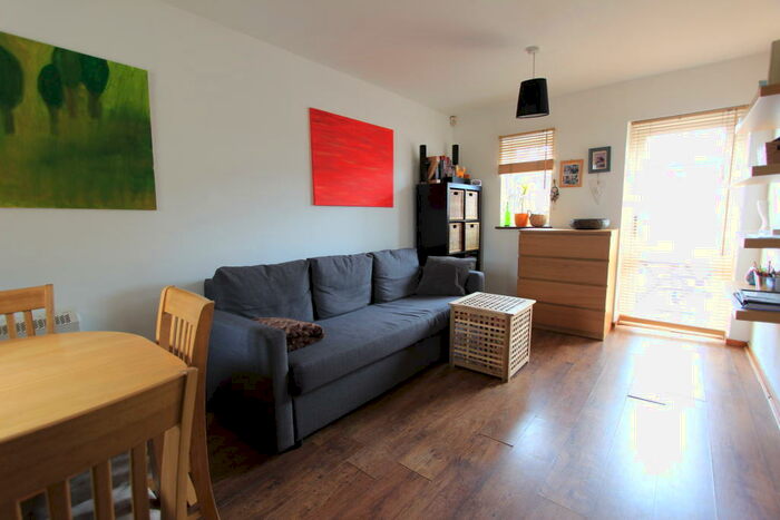 1 Bedroom House To Rent In Grove Road, Mitcham, Surrey, CR4