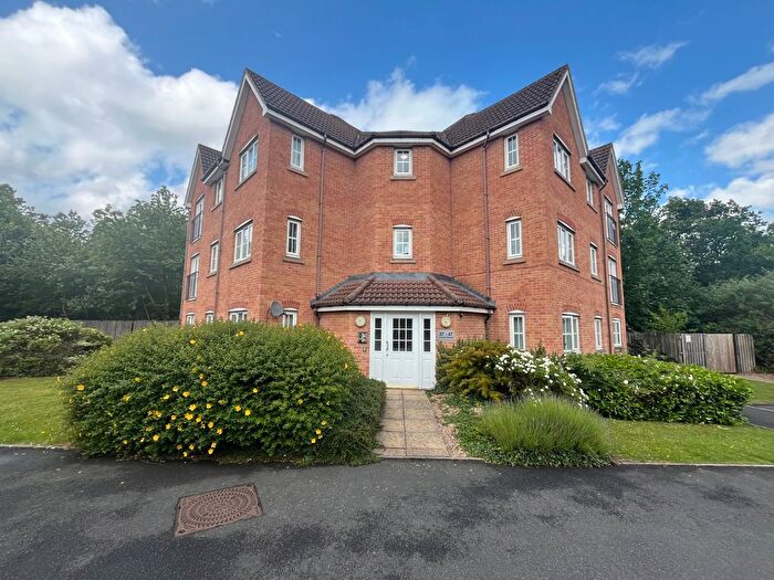 2 Bedroom Flat To Rent In Laxton Grove, Solihull, West Midlands, B91