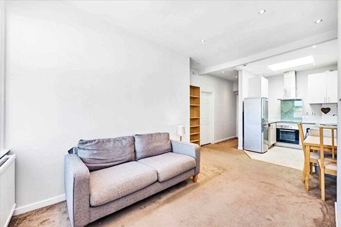 1 Bedroom Flat To Rent In Tooting High Street, London, SW17