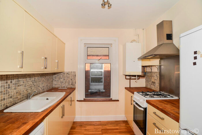 2 Bedroom Flat To Rent In Mersey Road, Lloyd Park, Walthamstow, E17