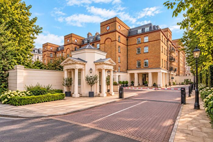 4 Bedroom Town House For Sale In Lindsay Square, London, SW1V